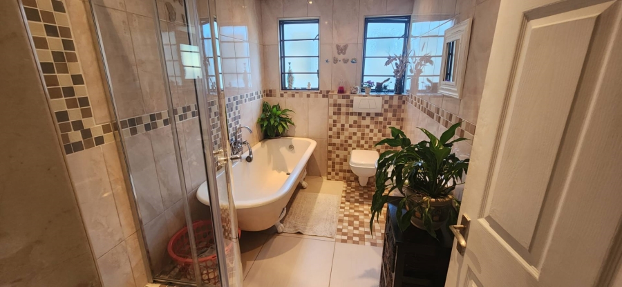 3 Bedroom Property for Sale in Reebok Western Cape